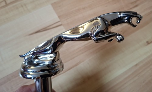 Design haubenfigur jaguar - -,